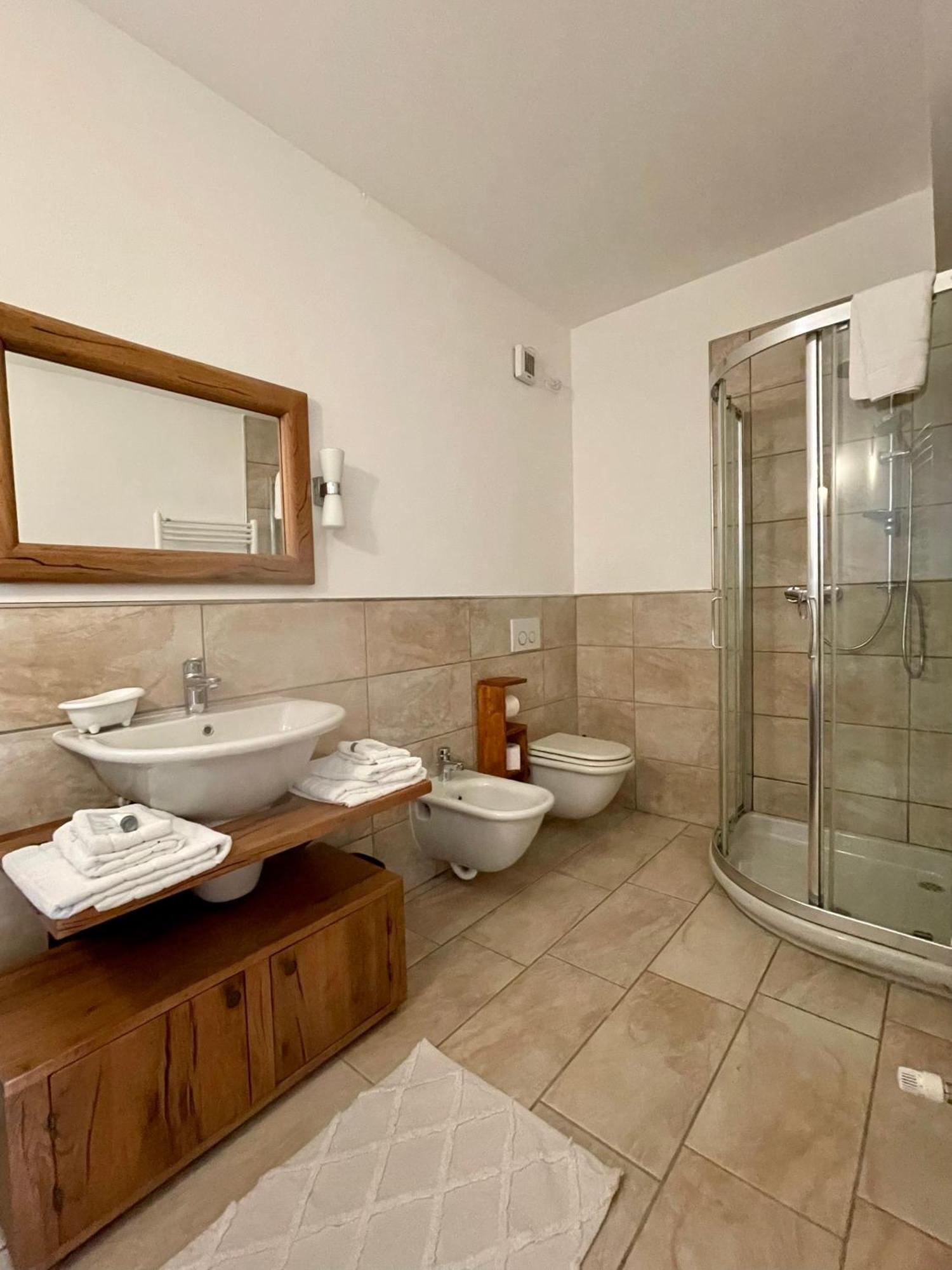 Agriturismo La Selvaggia Mandello del Lario Luaran gambar